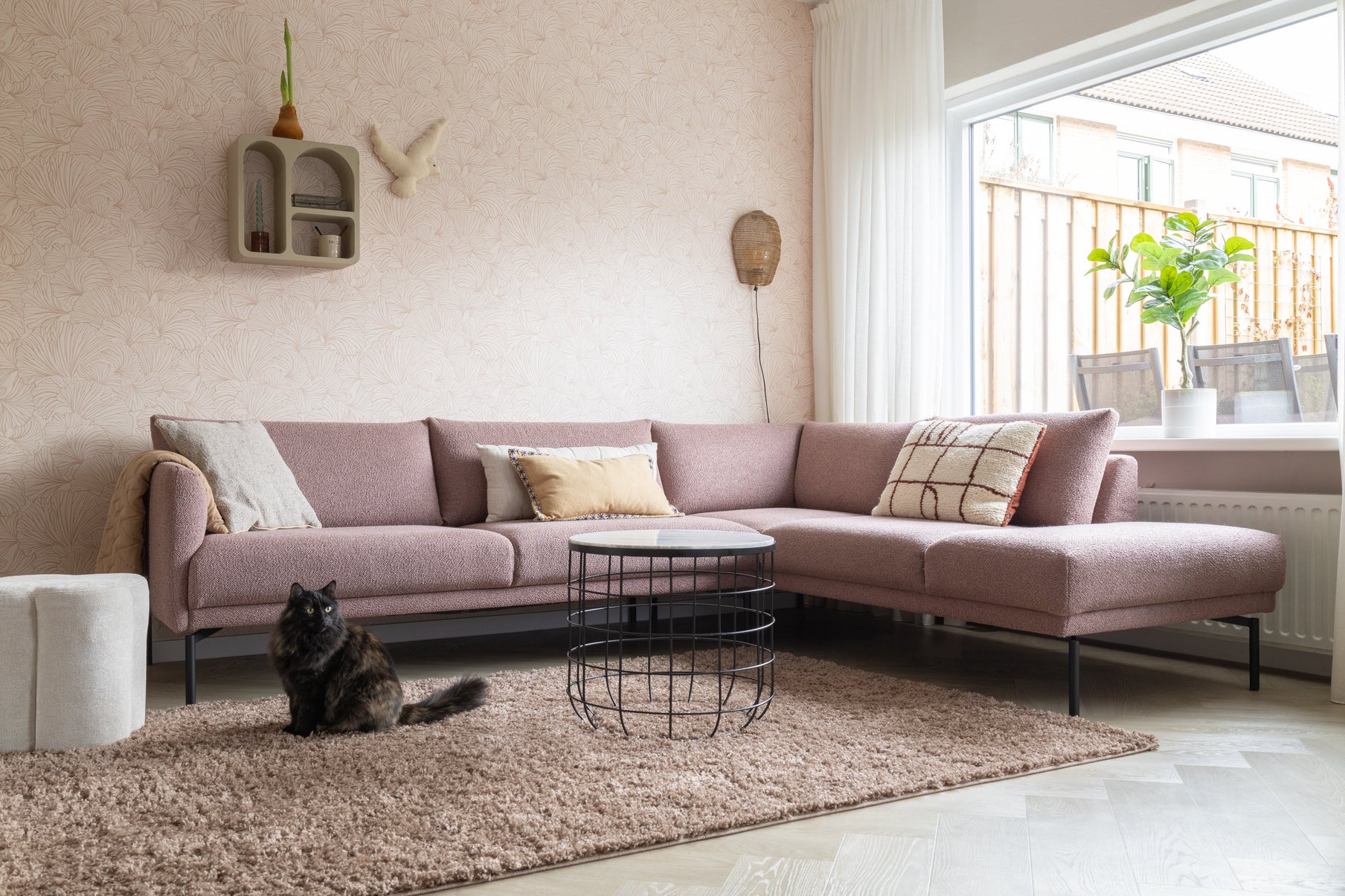 Binnenkijken in het kleurrijke interieur van een levendig gezin Binnenkijken in het kleurrijke interieur van een levendig gezin