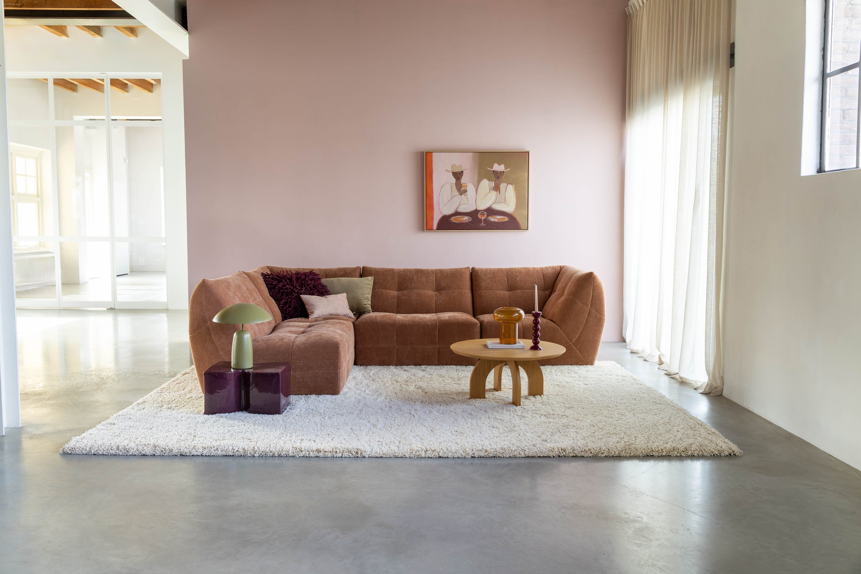 Kleine woonkamer groter laten lijken? 4 slimme tips zonder verbouwing Kleine woonkamer groter laten lijken? 4 slimme tips zonder verbouwing