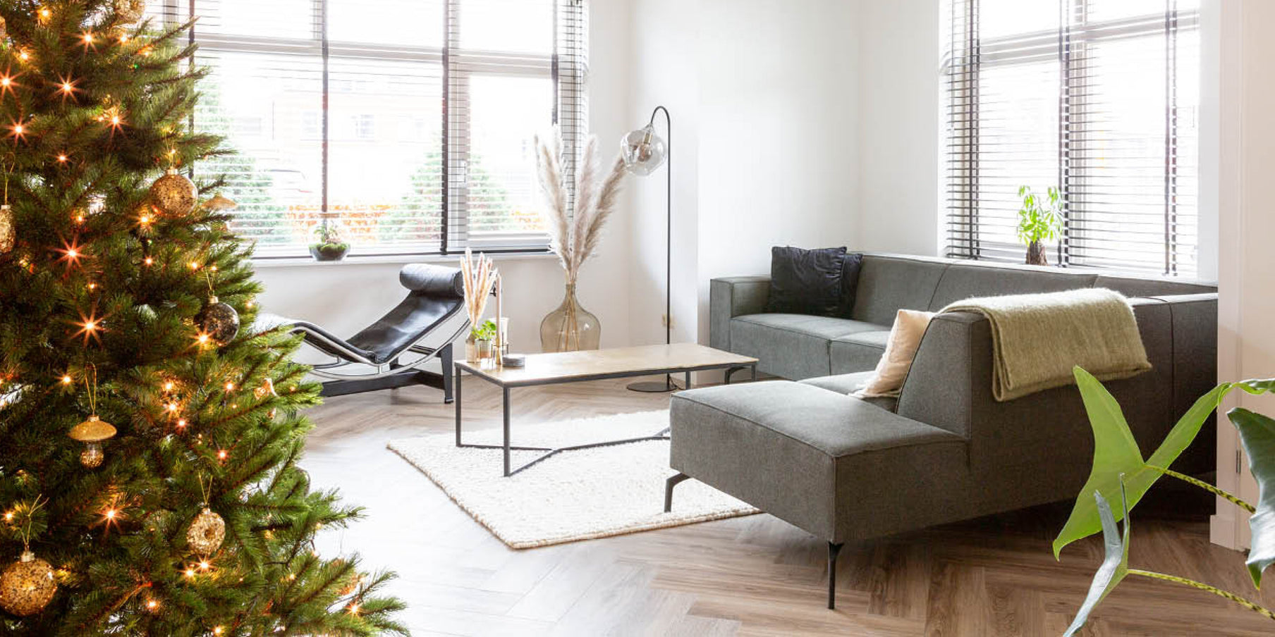 Hoekbank Nord By SIDDE - binnenkijken bij - kerstboom Hoekbank Nord By SIDDE - binnenkijken bij - kerstboom